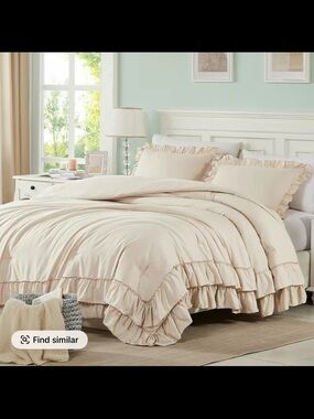 Ruffled Comforter Set